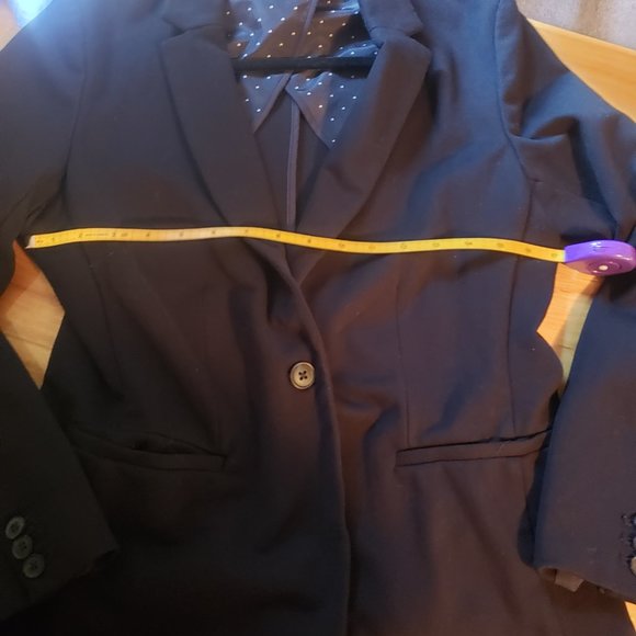 Old navy classic blazer, size medium - Picture 3 of 6
